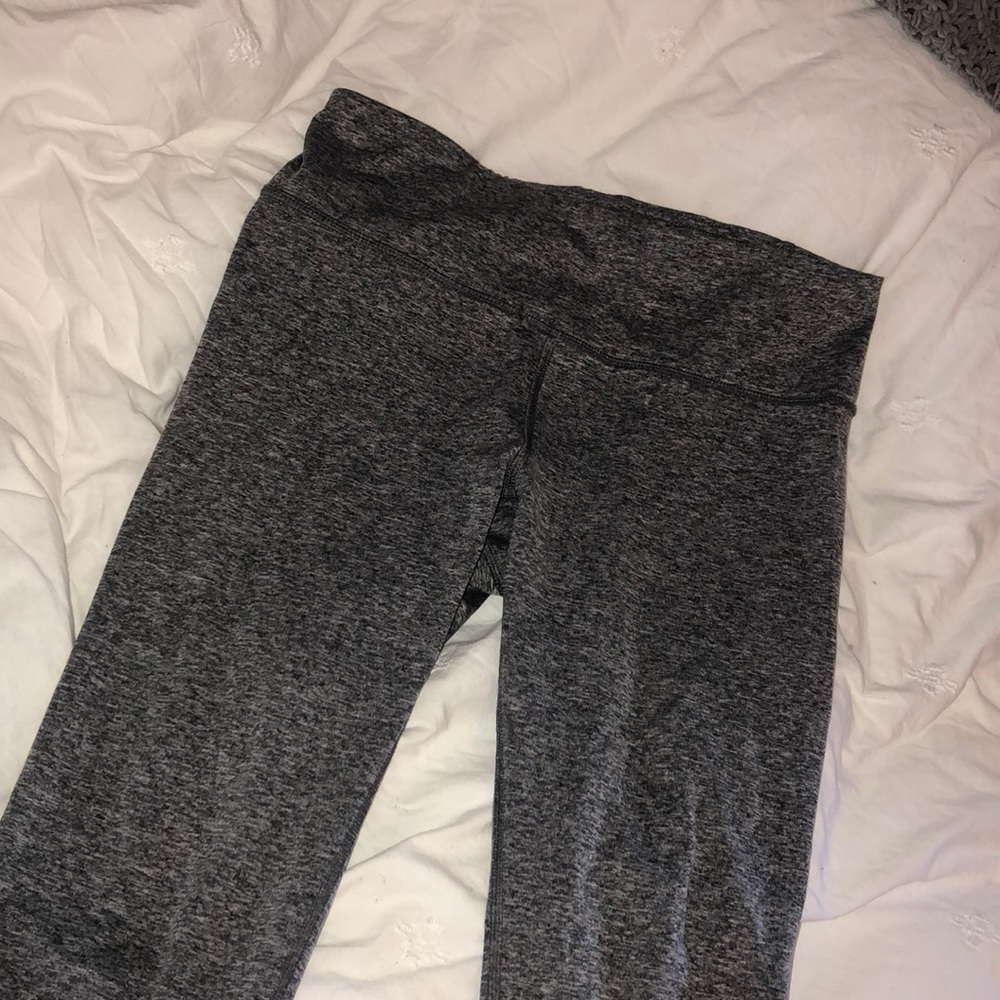 Gray leggings with mesh on back